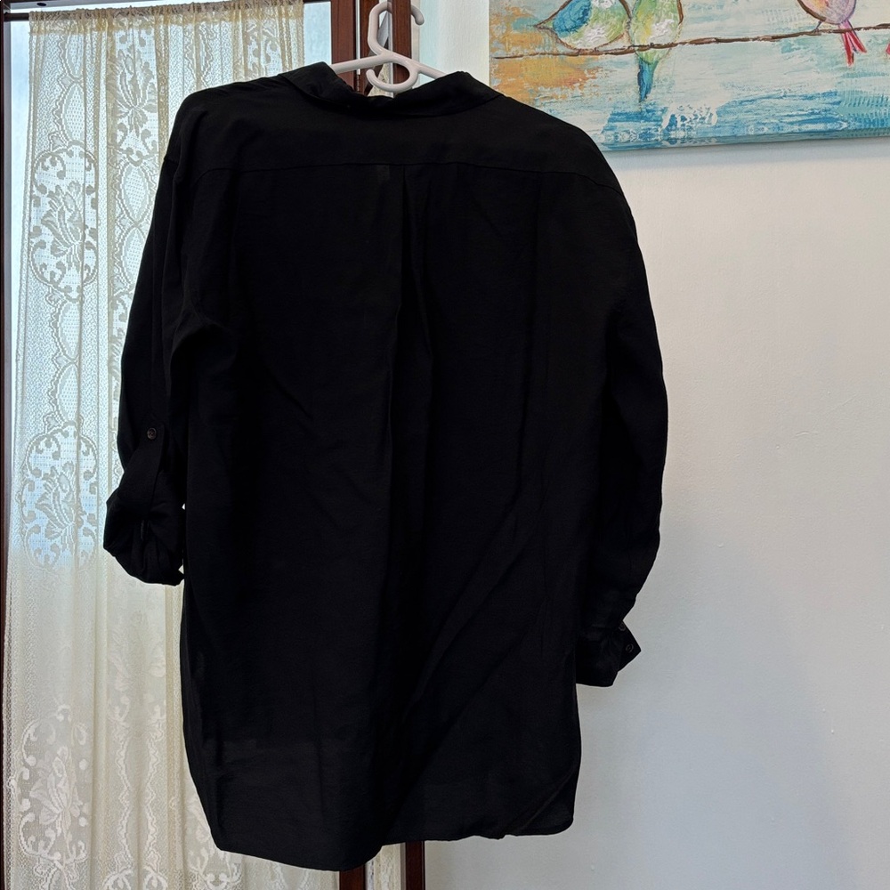 Banana Republic women’s Black Shirt - Picture 5 of 5